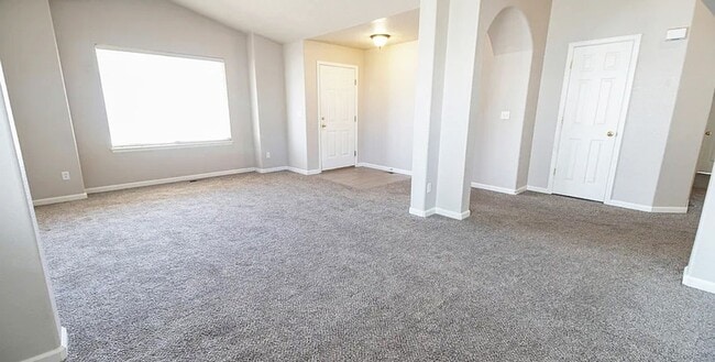 Building Photo - Beautiful Home in Commerce City Ready on April 4