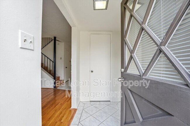 Foto del edificio - 12447 Sharpview Dr