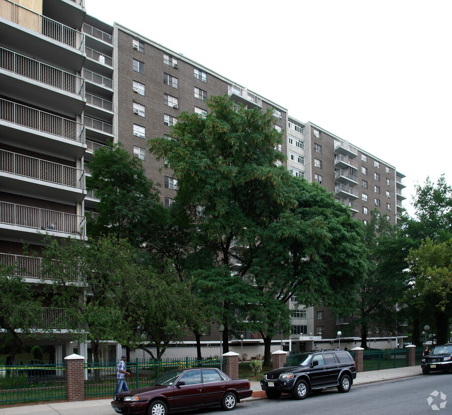 Building Photo - Stephen Crane Elderly