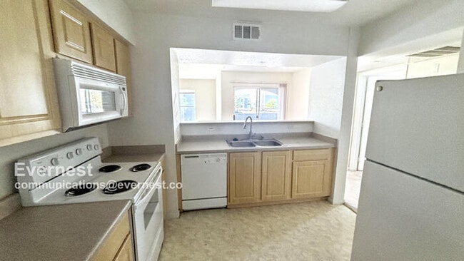 Building Photo - 6955 N Durango Dr