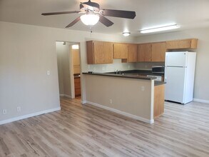 Building Photo - 579 Morgan Dr