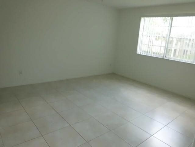 Foto del edificio - 8720 Shadow Wood Blvd