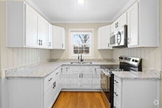 Building Photo - 1111 Queen Ann St
