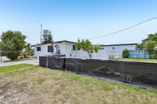 Foto del edificio - 6595 SW 31st St