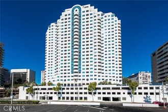 Building Photo - 525 E Seaside Way