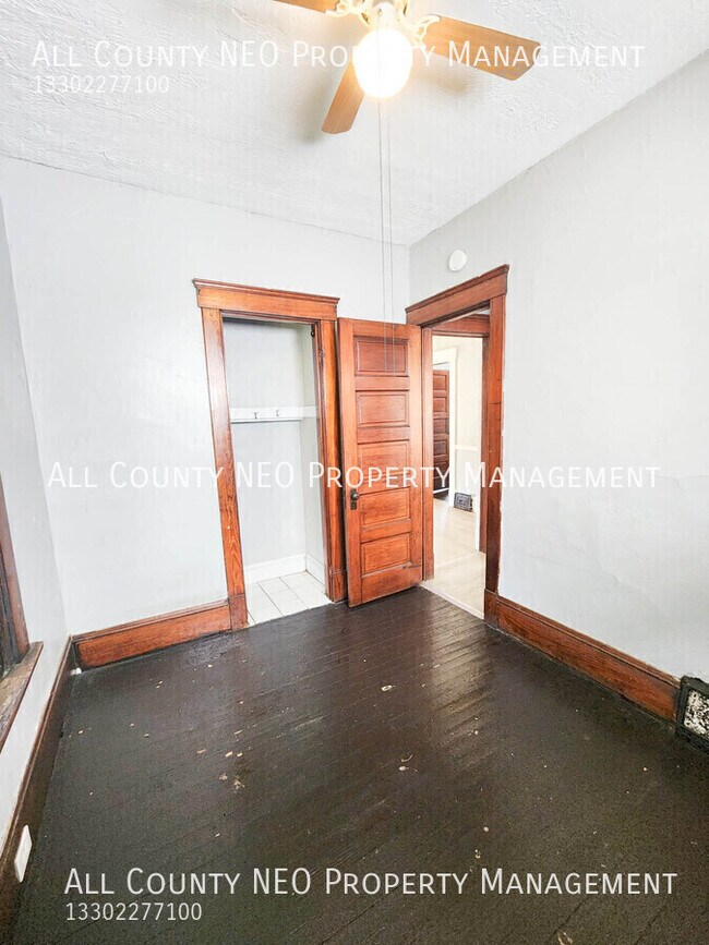 Foto del edificio - 9425 Denison Ave