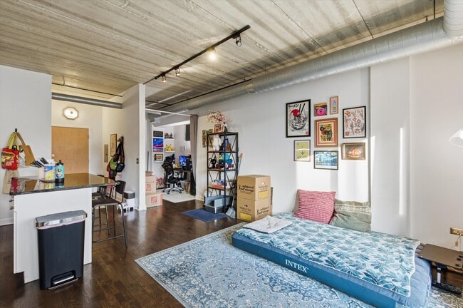 Foto del edificio - 1440 S Michigan Ave