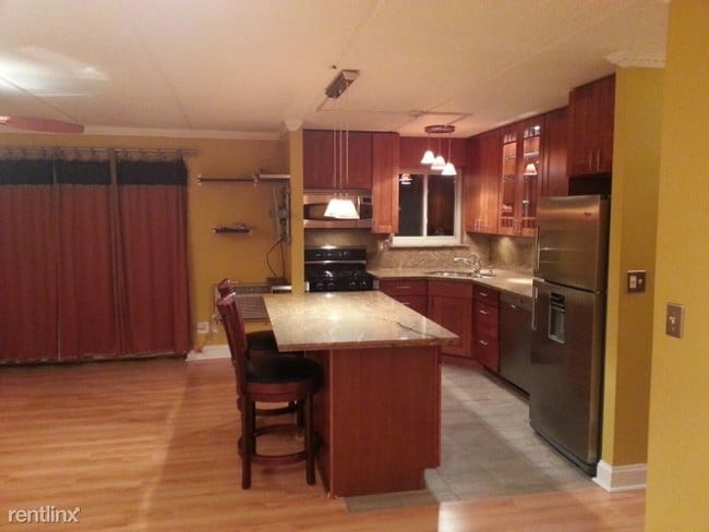Building Photo - 2 br, 1 bath Condo - 555 Fairway View Dr