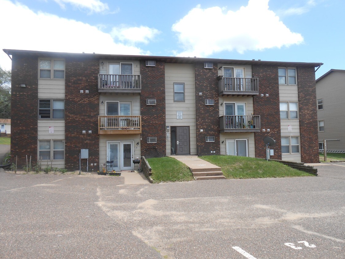 1128 5th St E, Altoona, WI 54720 1128 5th St E Altoona, WI Apartments for Rent in Altoona