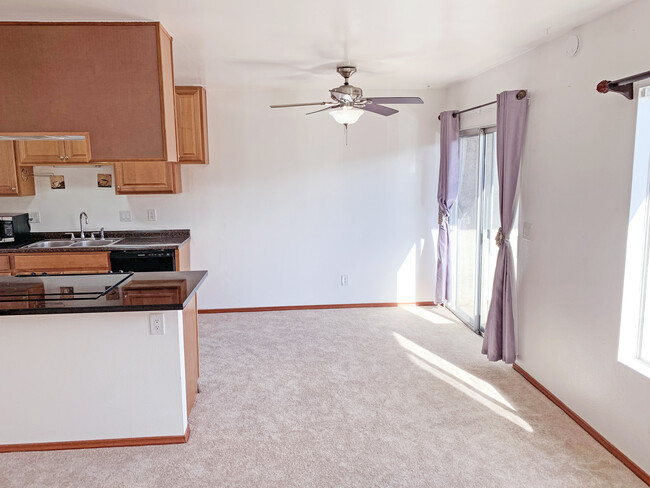 Building Photo - 9562 Carroll Canyon Rd