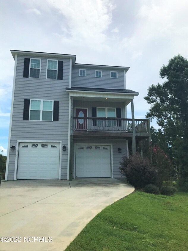 113 Bumps Creek Rd, Sneads Ferry, NC 28460 House for Rent in Sneads