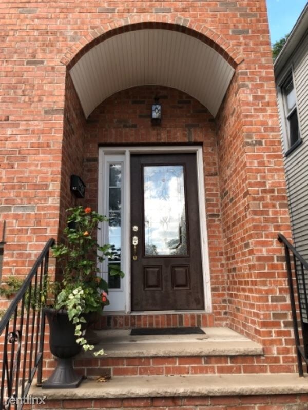 Primary Photo - 548 Central Ave