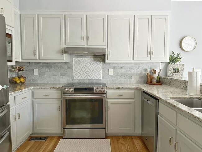 Foto del edificio - 4462 Cape Cod Dr