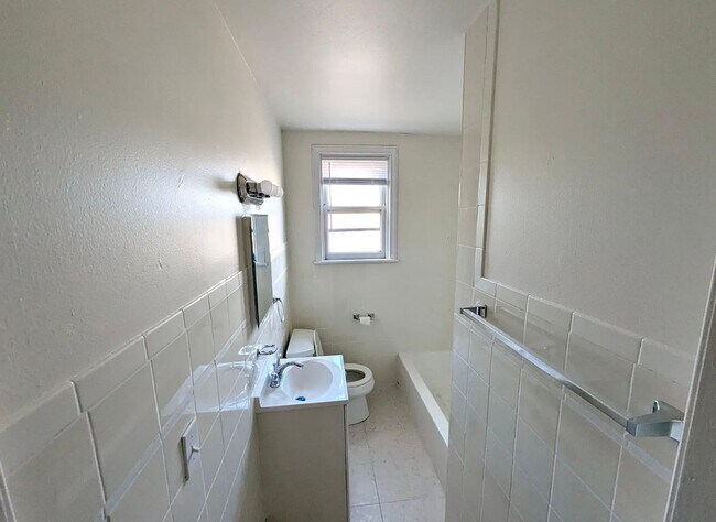 Foto del edificio - 914 Hellertown Rd