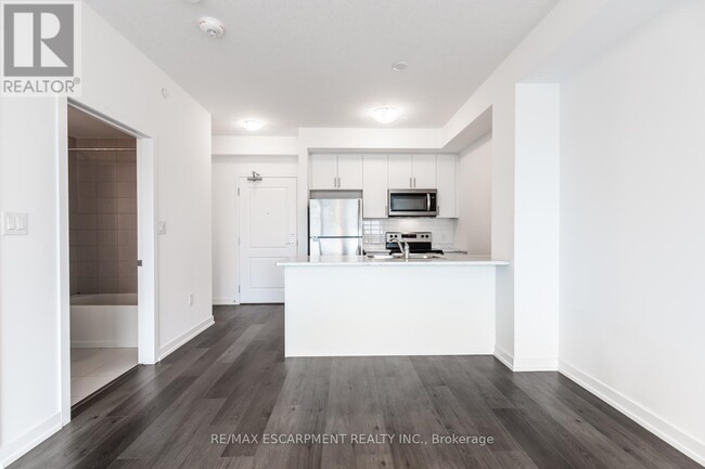 Photo du bâtiment - 460-460 Dundas St E