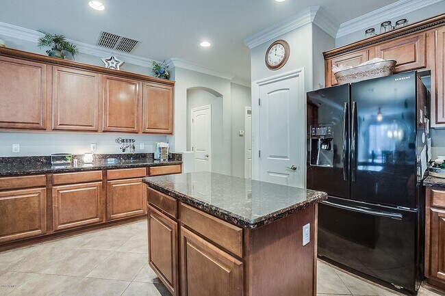 Foto del edificio - 3329 E Ravenswood Dr