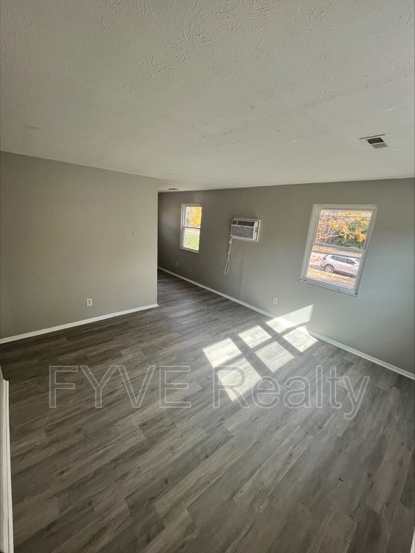 Building Photo - 6939 Gracely Dr