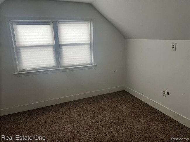 Foto del edificio - 21410 Roosevelt Ave