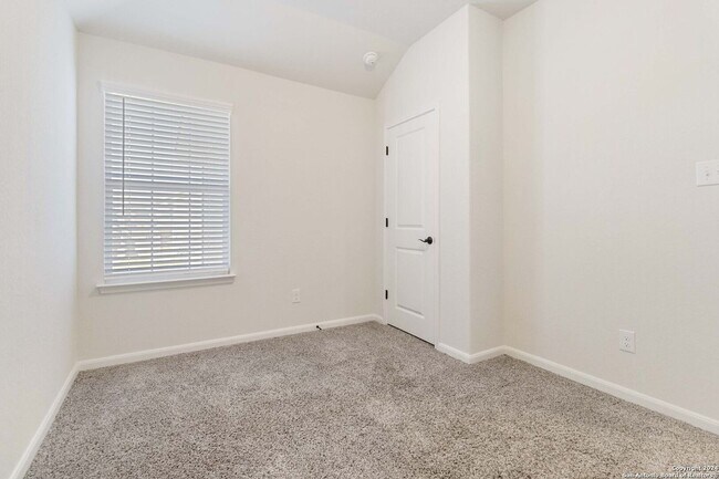 Foto del edificio - 13822 Enzo Gate