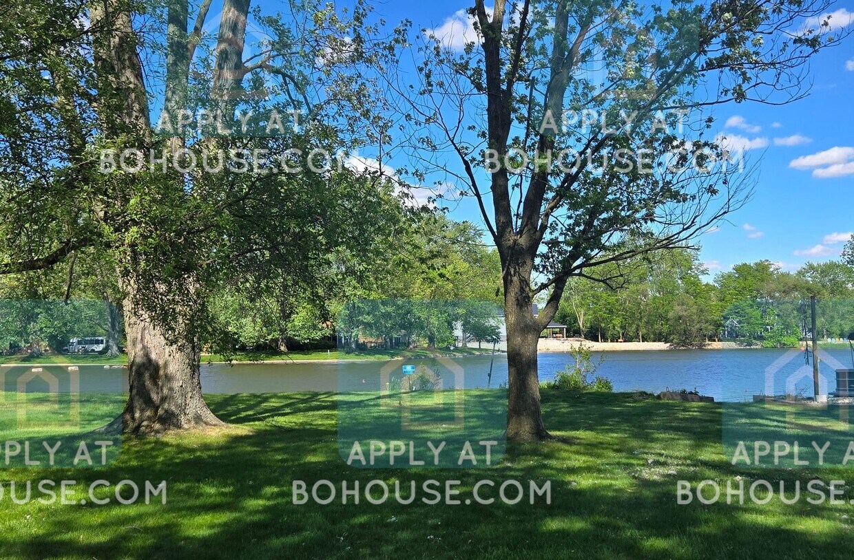 Primary Photo - AVAILABLE SOON! LAKEFRONT 2 BED 1.5 BATH H...