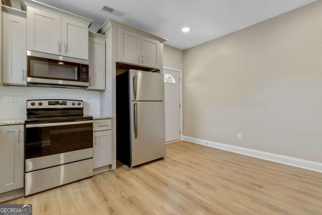Foto del edificio - 1211 Spring Creek St SW