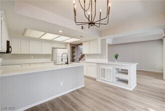 Building Photo - 5481 Painted Mirage Rd