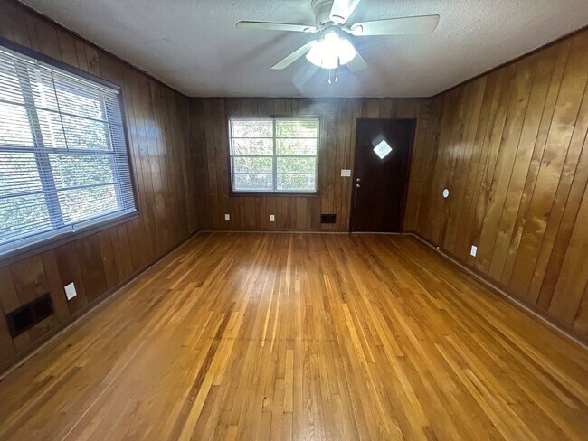 Foto del edificio - 1217 Suber St