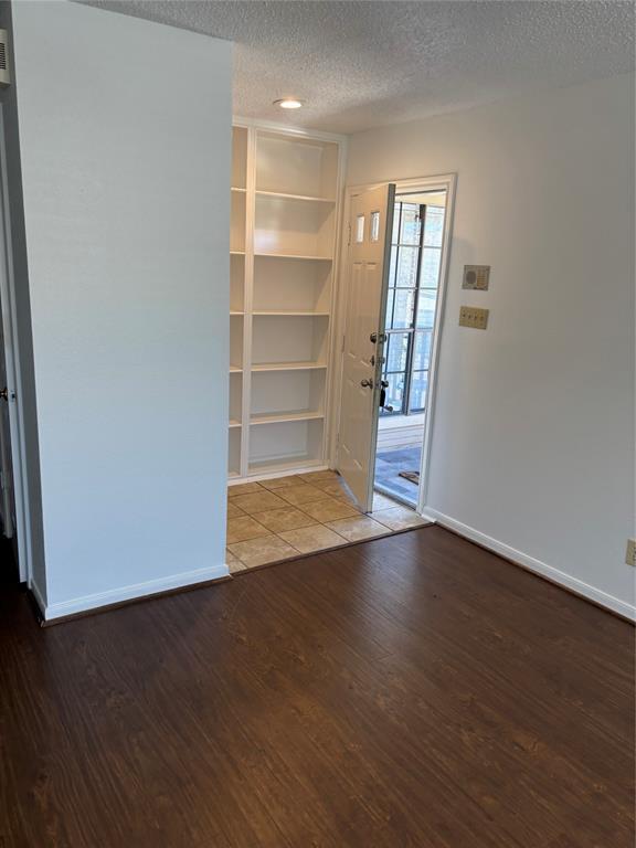 Building Photo - 1311 Antoine Dr