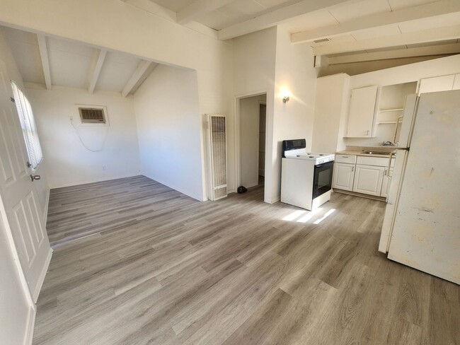 Foto del edificio - 6667 Desert Queen Ave