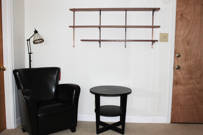 Building Photo - 121 Saint Margaret Dr