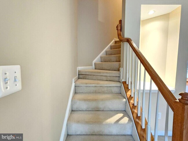 Foto del edificio - 7012 Trek Way