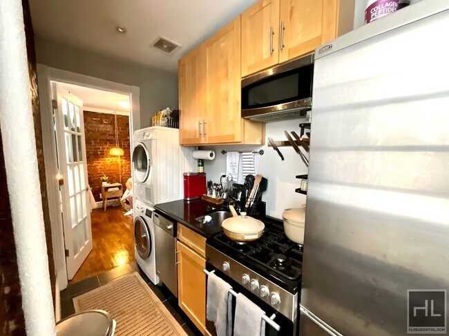 Foto del edificio - E 13TH ST.