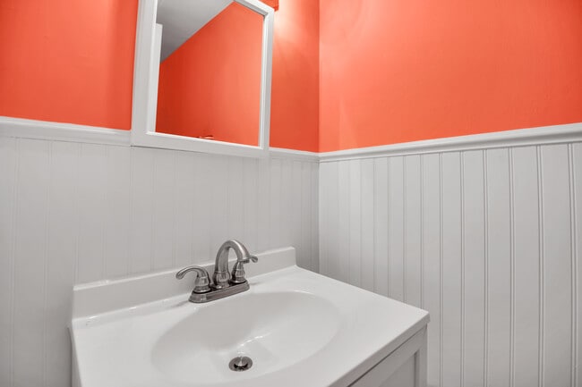 Building Photo - 3944 Woodhue Pl