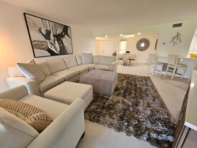 Foto del edificio - 1357 NE Ocean Blvd