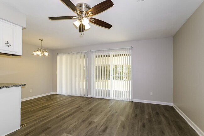 Building Photo - 3160 Hargrove Ln