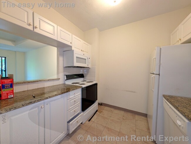 Building Photo - 373 Highland Ave