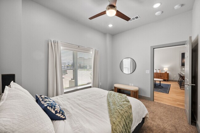 Building Photo - The Gibson