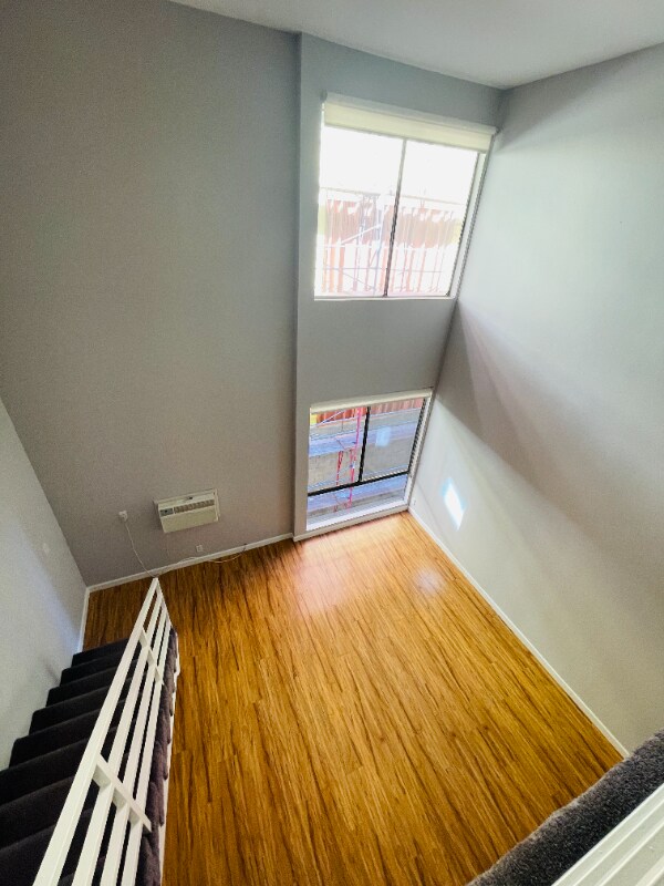 Foto del edificio - 7044 Hawthorn Ave