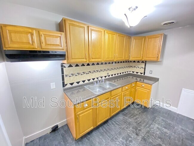 Building Photo - 4303 Castle Ave