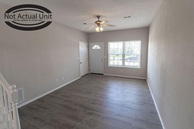 Building Photo - 5000 Derby Ridge Dr