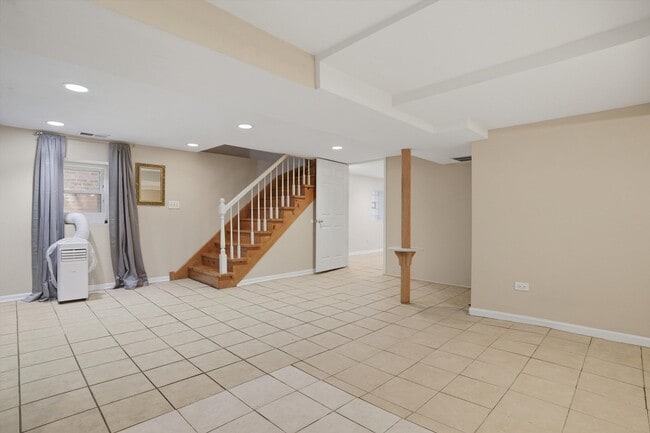 Foto del edificio - 4335 N Sacramento Ave