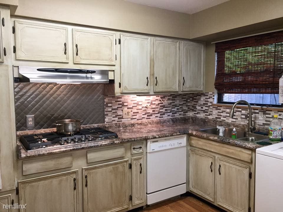 Primary Photo - 205 Oakshire Dr