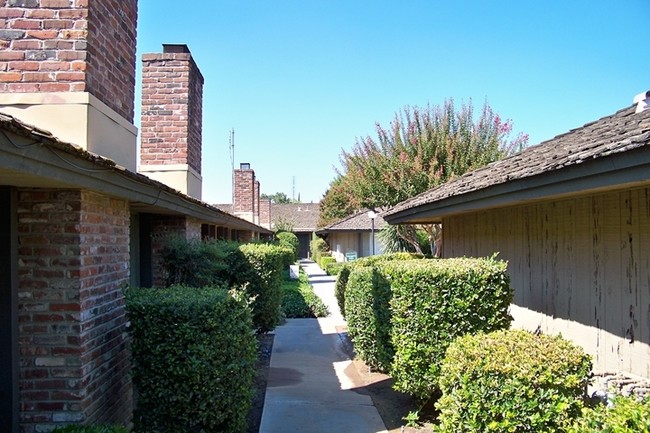 Building Photo - Del Mar North Apartments