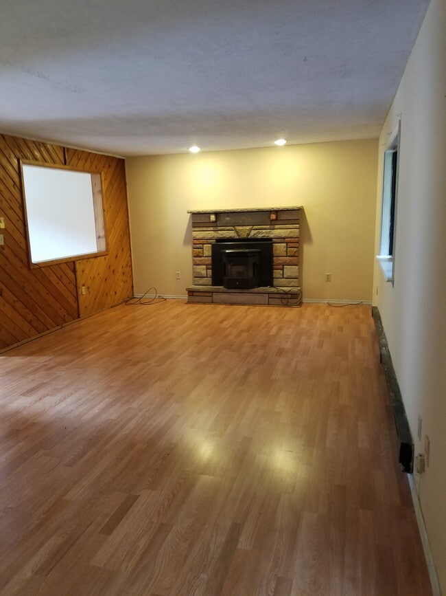 Building Photo - 1546 Black Birch Way