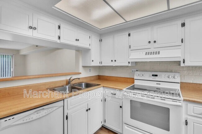 Foto del edificio - 2530 E North St