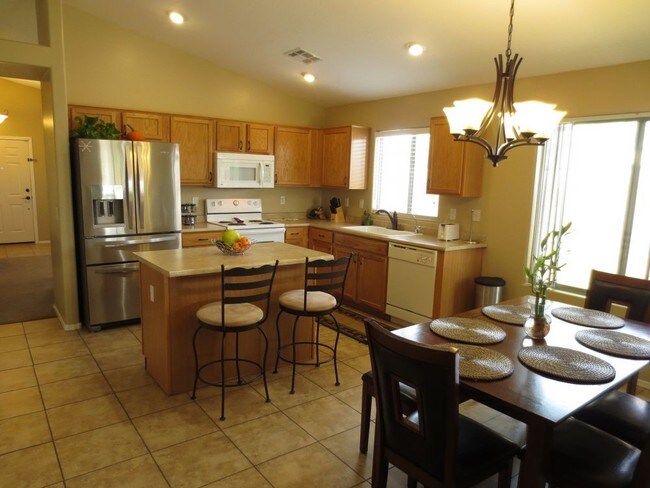 Foto del edificio - 1241 E Cottonwood Rd