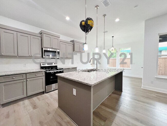 Building Photo - Great 4/2/1 Built in 2023 Nestled on Corne...