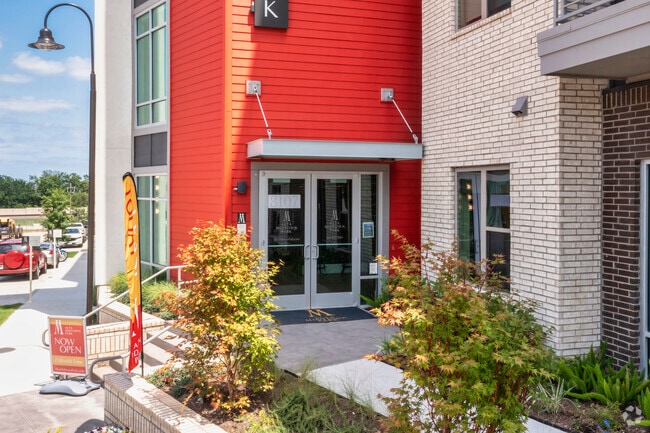 Building Photo - Luxia Midtown Park