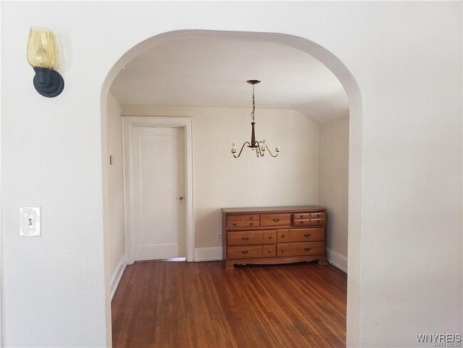 Building Photo - 7 Beverly Ave