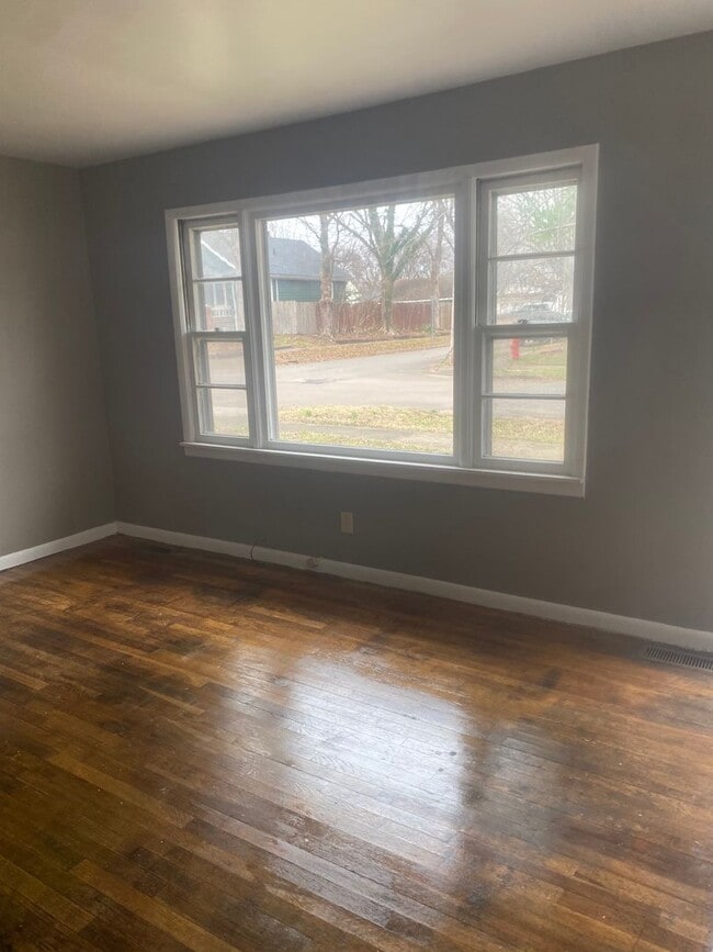 Building Photo - 524 N Allyn St